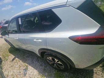 2023 Nissan Rogue SV – miniatura 6