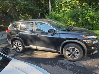 2023 Nissan Rogue SV - miniatura 4