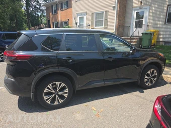 2023 Nissan Rogue SV – miniatura 4