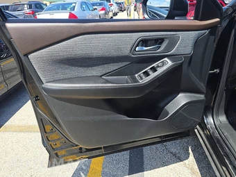 2023 Nissan Rogue SV - miniatura 9