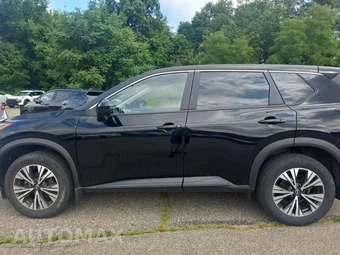 2023 Nissan Rogue SV - miniatura 8