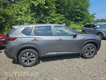 2023 Nissan Rogue SV - miniatura 4