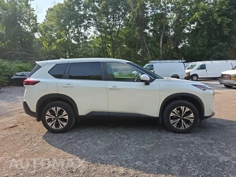 2023 Nissan Rogue SV - miniatura 4