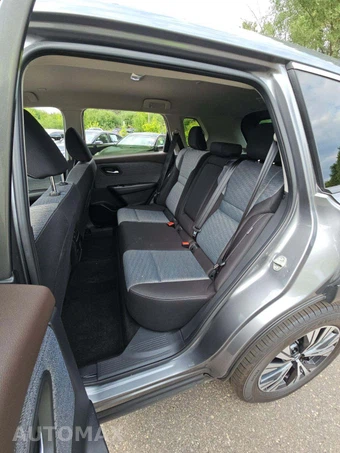 2023 Nissan Rogue SV - miniatura 10