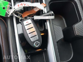 2023 Nissan Sentra SR - miniatura 8