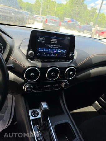 2023 Nissan Sentra SR – miniatura 10