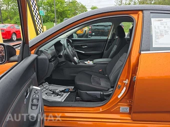 2023 Nissan Sentra SR - miniatura 3