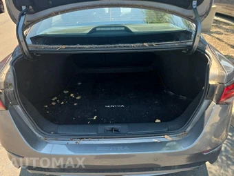 2023 Nissan Sentra SR – miniatura 17