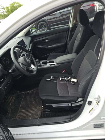 2023 Nissan Sentra SV – miniatura 6