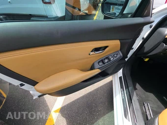 2023 Nissan Sentra SV – miniatura 9