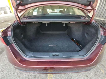 2023 Nissan Sentra SV – miniatura 14
