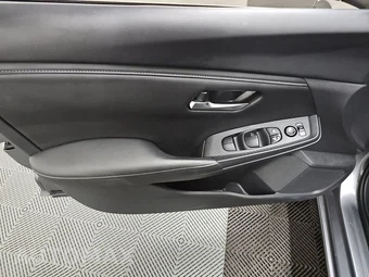 2023 Nissan Sentra SV – miniatura 9