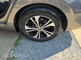2023 Nissan Sentra SV – miniatura 11