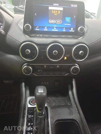2023 Nissan Sentra SV – miniatura 10