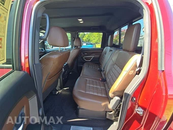 2023 Nissan TITAN Platinum Reserve Crew Cab Short Bed - miniatura 10
