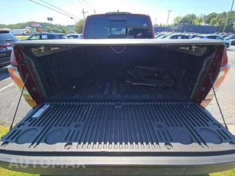 2023 Nissan TITAN Platinum Reserve Crew Cab Short Bed - miniatura 11