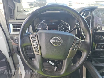 2023 Nissan TITAN Platinum Reserve Crew Cab Short Bed - miniatura 10