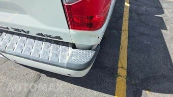 2023 Nissan TITAN SV Crew Cab Short Bed – miniatura 37