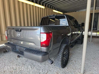 2023 Nissan TITAN SV Crew Cab Short Bed – miniatura 3