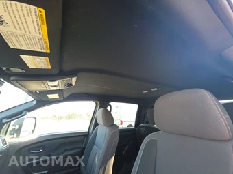 2023 Nissan TITAN SV Crew Cab Short Bed - miniatura 14