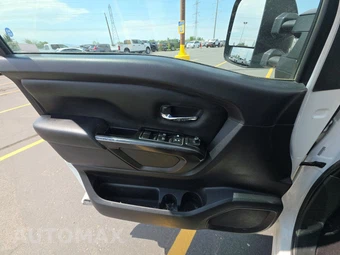 2023 Nissan TITAN SV Crew Cab Short Bed – miniatura 9