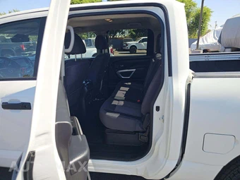 2023 Nissan TITAN SV Crew Cab Short Bed - miniatura 10