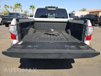 2023 Nissan TITAN SV Crew Cab Short Bed - miniatura 11