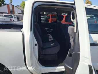 2023 Nissan TITAN SV Crew Cab Short Bed - miniatura 13