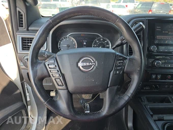 2023 Nissan TITAN SV Crew Cab Short Bed - miniatura 10