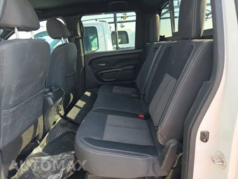2023 Nissan TITAN SV Crew Cab Short Bed - miniatura 13
