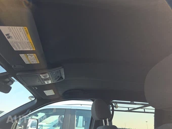 2023 Nissan TITAN SV Crew Cab Short Bed - miniatura 14