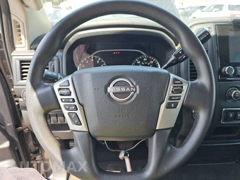 2023 Nissan TITAN SV Crew Cab Short Bed - miniatura 10
