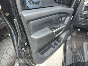 2023 Nissan TITAN SV Crew Cab Short Bed - miniatura 9