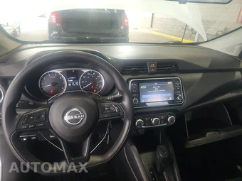 2023 Nissan Versa S – miniatura 11
