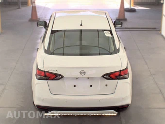 2023 Nissan Versa S – miniatura 5
