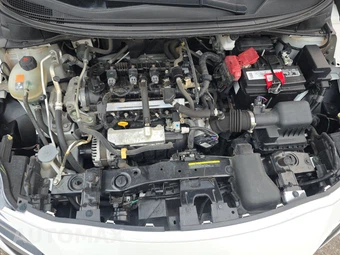 2023 Nissan Versa S – miniatura 15