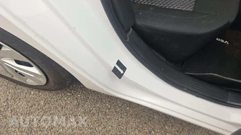2023 Nissan Versa S – miniatura 28