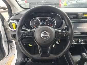 2023 Nissan Versa S – miniatura 10