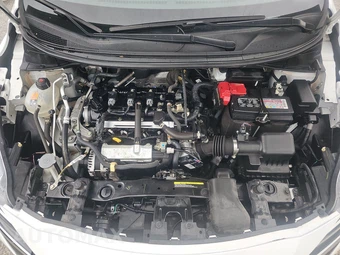 2023 Nissan Versa S – miniatura 15