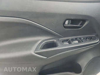 2023 Nissan Versa S – miniatura 9