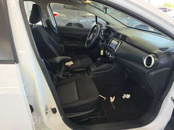 2023 Nissan Versa S – miniatura 8