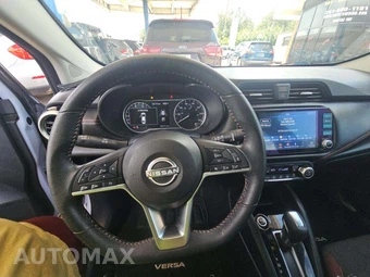 2023 Nissan Versa SR – miniatura 10