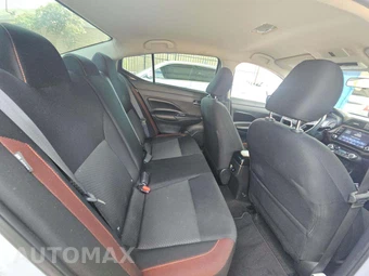 2023 Nissan Versa SR – miniatura 16