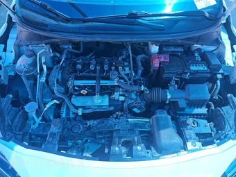 2023 Nissan Versa SV – miniatura 16