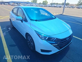 2023 Nissan Versa SV – miniatura 3