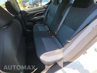 2023 Nissan Versa SV – miniatura 13