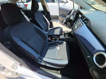 2023 Nissan Versa SV – miniatura 18