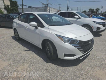 2023 Nissan Versa SV – miniatura 4