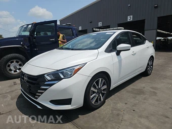 2023 Nissan Versa SV