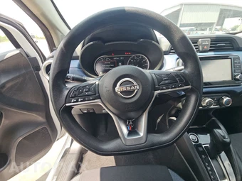 2023 Nissan Versa SV - miniatura 10